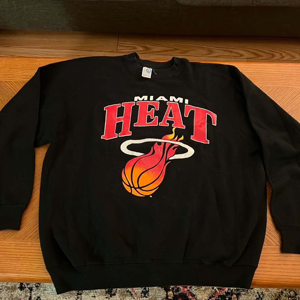 VINTAGE MIAMI HEAT CREW NECK🔥🏀